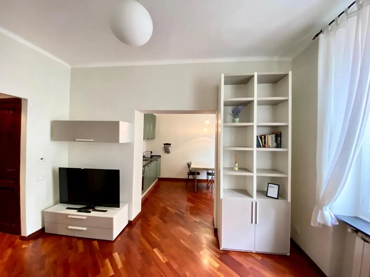 Tito'S Place Genoa Apartment